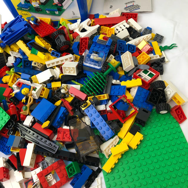 Lego(レゴ)の【大量】LEGO 基本セット 青いバケツ &RACERS パーツ含む  キッズ/ベビー/マタニティのおもちゃ(積み木/ブロック)の商品写真
