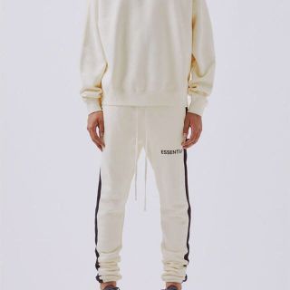 フィアオブゴッド(FEAR OF GOD)のMサイズ ESSENTIALS fog スウェットパンツ クリーム(その他)