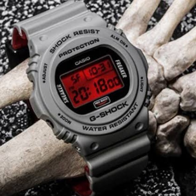 G-SHOCK(ジーショック)のGSHOCK × SneakerFreaker × STANCE DW-5700 メンズの時計(腕時計(デジタル))の商品写真