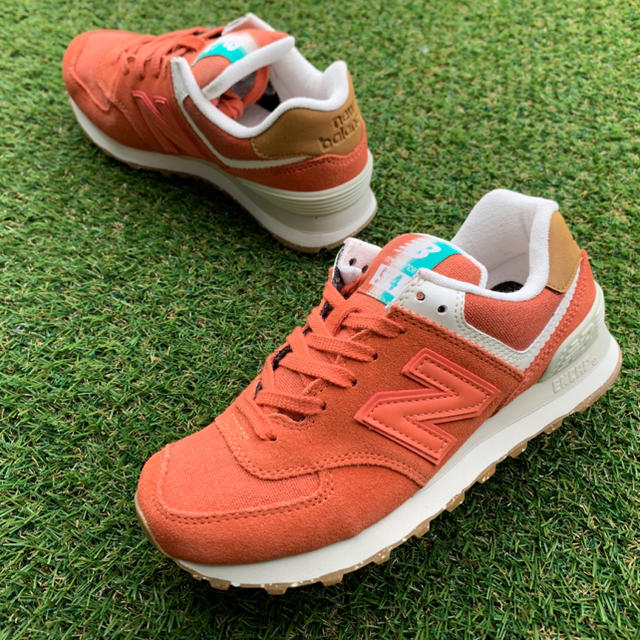 New Balance(ニューバランス)の美品22.5 newbalance WL574SEA ニューバランス  A53 レディースの靴/シューズ(スニーカー)の商品写真