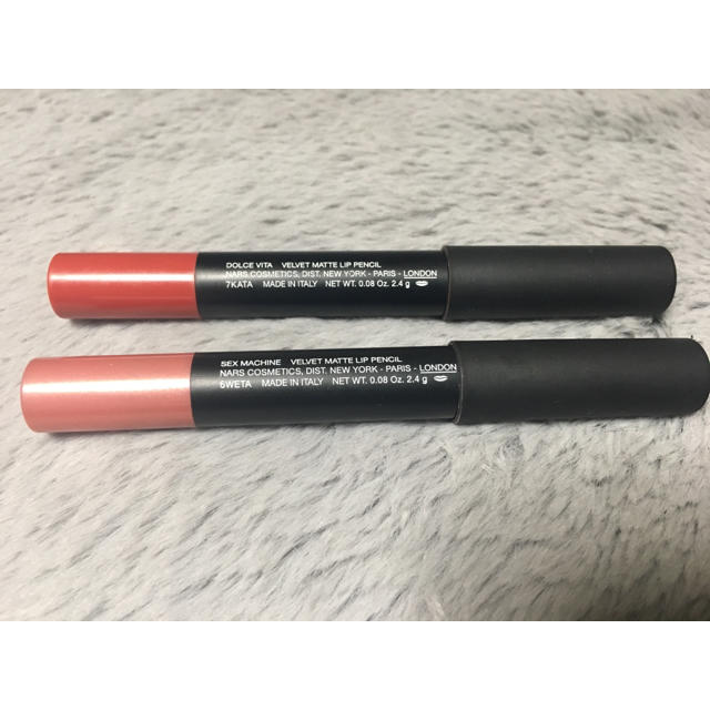 NARS(ナーズ)のNARS♡ ナーズ ベルベットマットリップペンシル ２本セット コスメ/美容のベースメイク/化粧品(口紅)の商品写真