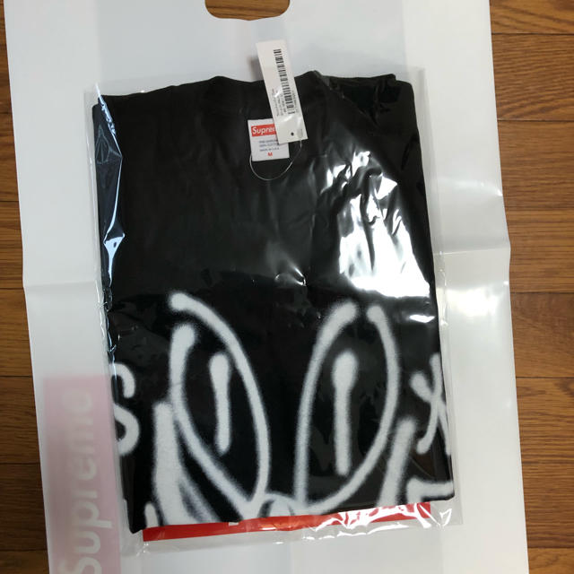 Supreme(シュプリーム)の 【送料込Mサイズ】supreme Smile Tee ブラックカラー メンズのトップス(Tシャツ/カットソー(半袖/袖なし))の商品写真