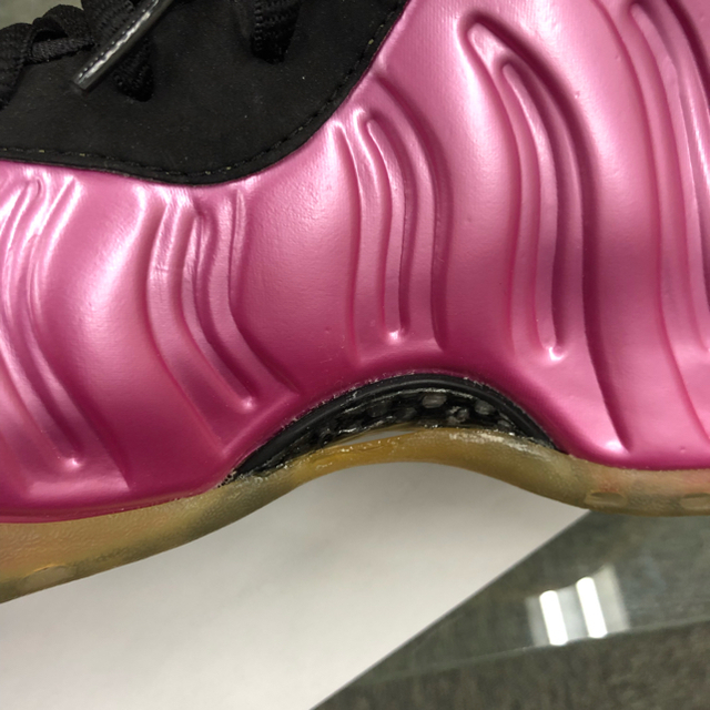 NIKE(ナイキ)のNIKE AIR FOAMPOSITE ONE POLARIZED PINK メンズの靴/シューズ(スニーカー)の商品写真