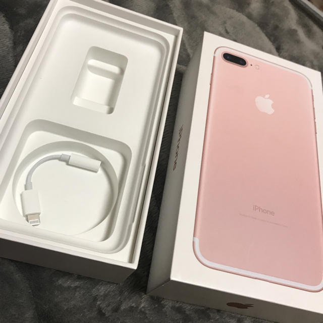 iPhone(アイフォーン)のiPhone7plus 128GB au SIMフリー スマホ/家電/カメラのスマートフォン/携帯電話(スマートフォン本体)の商品写真