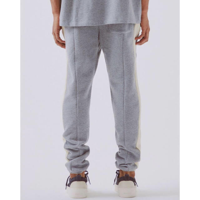 FEAR OF GOD(フィアオブゴッド)の新品 Essentials Side Stripe Sweatpants メンズのトップス(スウェット)の商品写真