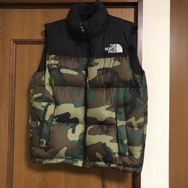 THE NORTH FACE(ザノースフェイス)のTHE NORTH FACE Novelty Nuptse Vest ベスト メンズのジャケット/アウター(ダウンベスト)の商品写真