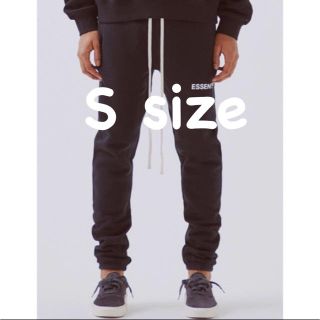 フィアオブゴッド(FEAR OF GOD)の新品 Essentials Graphic Sweatpants Black(サルエルパンツ)