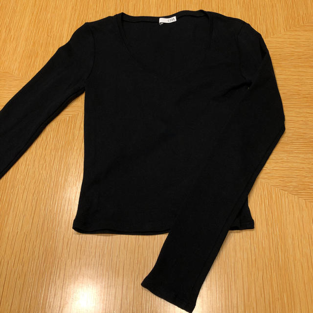 GYDA(ジェイダ)のBASIC VネックロンＴ レディースのトップス(Tシャツ(長袖/七分))の商品写真