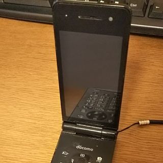 エヌティティドコモ(NTTdocomo)の☆P-01G 　きれいです☆(携帯電話本体)