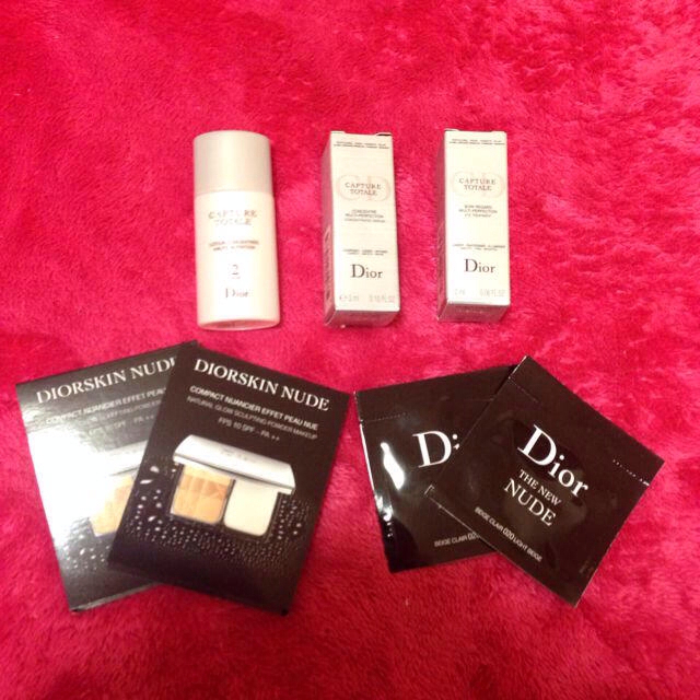 Dior(ディオール)のDior 試供品 コスメ/美容のベースメイク/化粧品(その他)の商品写真