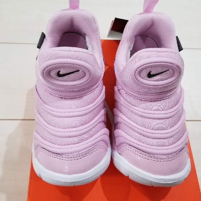 NIKE(ナイキ)の新品 18cm ナイキ ダイナモフリー 628 アークティックピンク  キッズ/ベビー/マタニティのキッズ靴/シューズ(15cm~)(スニーカー)の商品写真