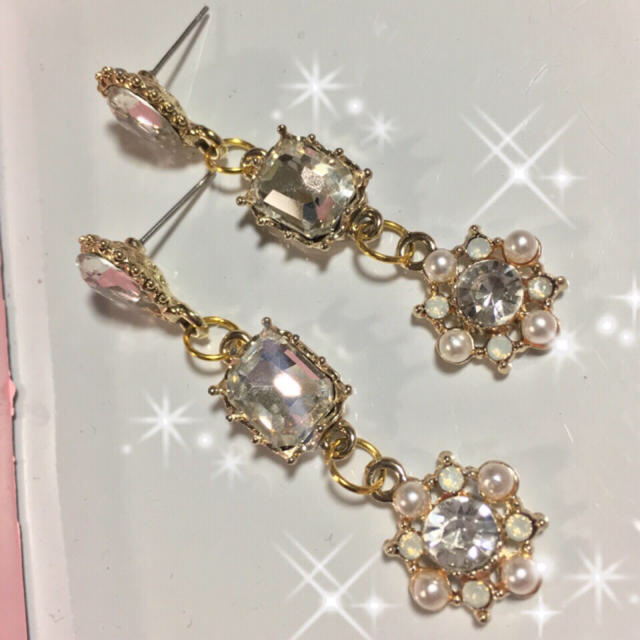 専用❤️ガラスビジュー ロングピアス +ブラックダイヤの通販 by デコショップ  雅｜ラクマ