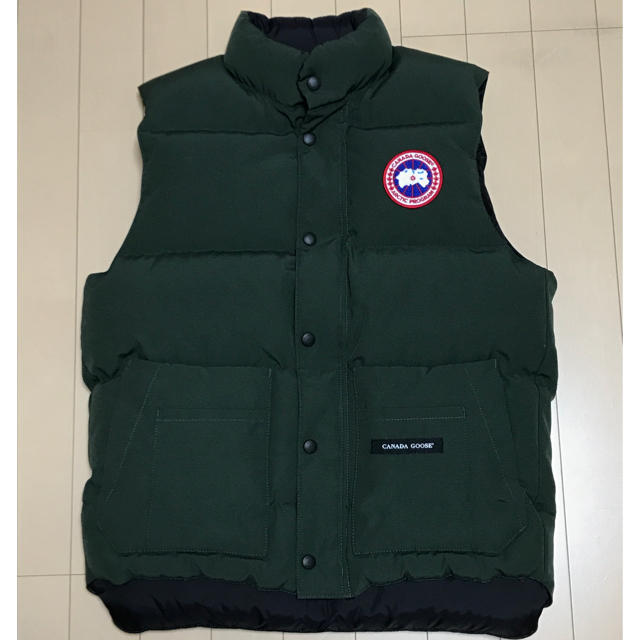 CANADA GOOSE(カナダグース)の正規店購入 カナダグース GLADSTONE ダウンベスト 別注 グリーン メンズのジャケット/アウター(ダウンベスト)の商品写真