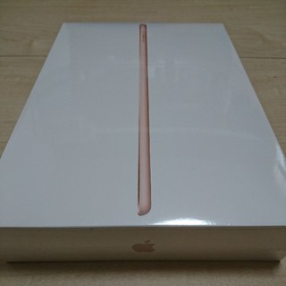 アップル(Apple)のiPad Wi-Fiモデル 9.7インチ 32GB ゴールド  MRJN2J-A(タブレット)