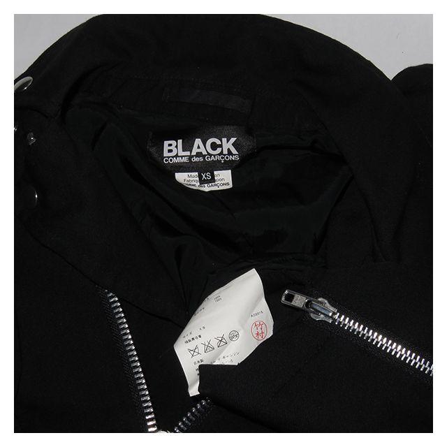 BLACK COMME des GARCONS(ブラックコムデギャルソン)のブラックコムデギャルソン 16SS 捻れライダースコート XS BLACK メンズのジャケット/アウター(その他)の商品写真