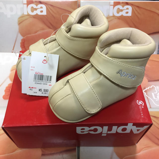 Aprica(アップリカ)のベビーシューズ⭐︎Aprica⭐︎ラソック新品(BE) キッズ/ベビー/マタニティのベビー靴/シューズ(~14cm)(スニーカー)の商品写真