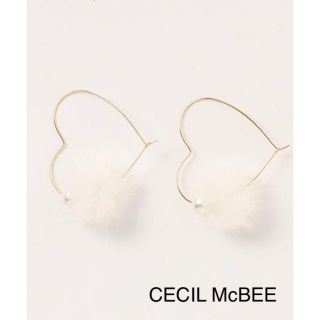 セシルマクビー(CECIL McBEE)の今季新品【セシルマクビー】ハート フープ パール ミンク ピアス ホワイト(ピアス)