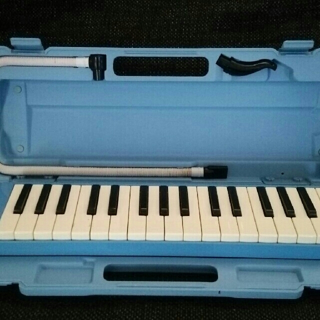 anr様専用！オマケ付！ヤマハ ピアニカ  鍵盤ハーモニカ 水色 楽器の鍵盤楽器(その他)の商品写真