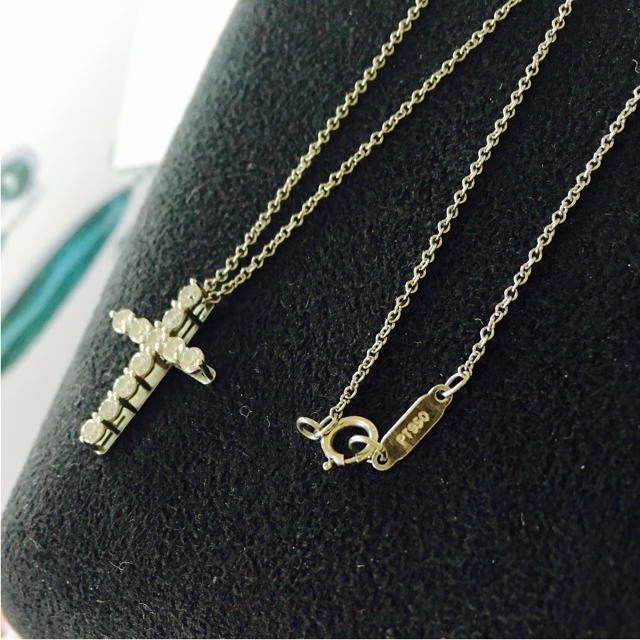 Tiffany & Co.(ティファニー)のyasai様専用☆美品☆ティファニー ダイヤ クロス ネックレス☆ レディースのアクセサリー(ネックレス)の商品写真