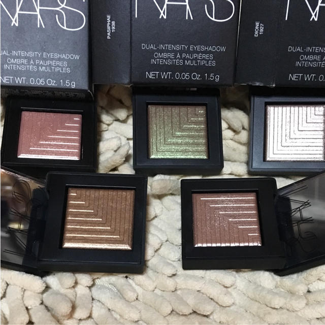 NARS(ナーズ)のNARS デュアルインテンシティー アイシャドー 5色セット コスメ/美容のベースメイク/化粧品(アイシャドウ)の商品写真