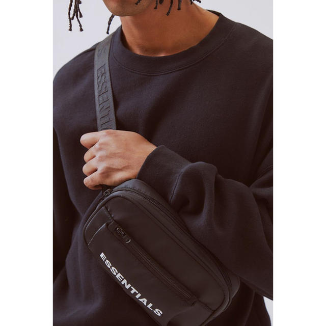 FEAR OF GOD(フィアオブゴッド)のFOG Essentials☆ Crossbody Bag メンズのバッグ(ボディーバッグ)の商品写真