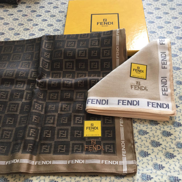 FENDI(フェンディ)のFENDI ハンカチ 2枚箱入り レディースのファッション小物(ハンカチ)の商品写真