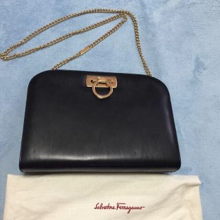 フェラガモ(Ferragamo)のフェラガモ  ガンチーニチェーンバッグ(ショルダーバッグ)