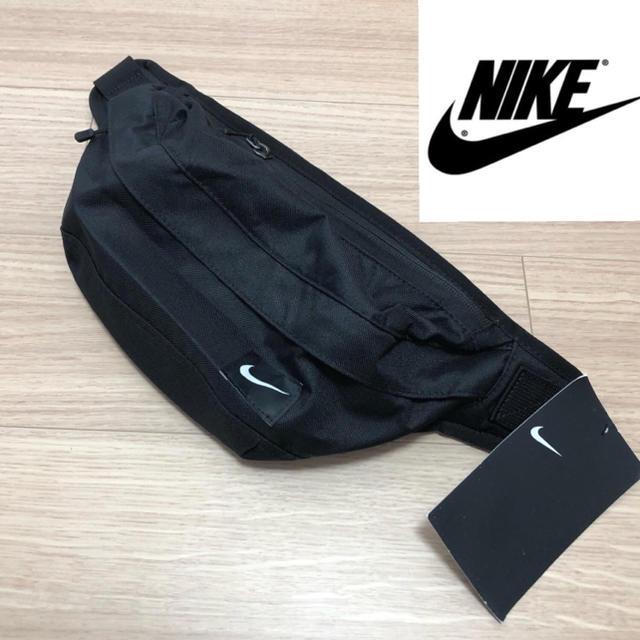 NIKE(ナイキ)の新品‼︎ ナイキ ボディーバッグ サコッシュ ブラック 3リットル メンズのバッグ(ウエストポーチ)の商品写真