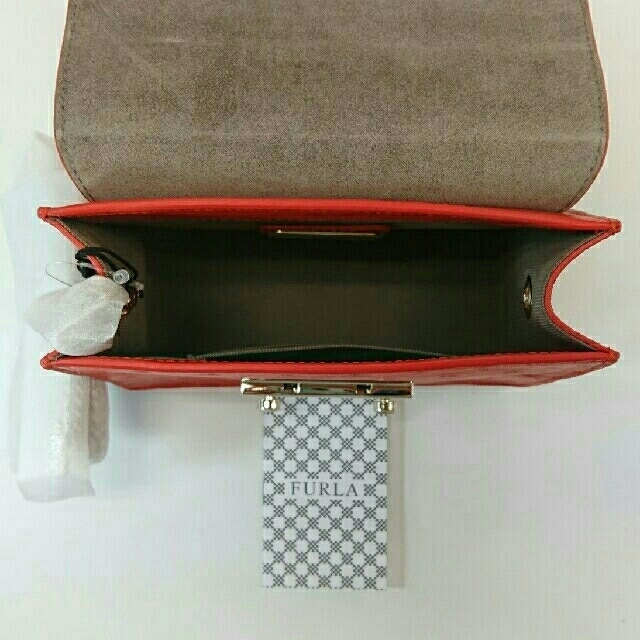 *新品*FURLA~高級感MAXオーストリッチ型押し牛革~最安値~日本未入荷 *新品*FURLA~高級感MAXオーストリッチ型押し牛革~最安値~日本未入荷