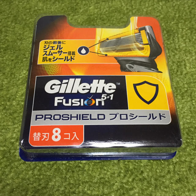 gilet(ジレ)のgilletteプロシールド替刃8コ入り スマホ/家電/カメラの美容/健康(メンズシェーバー)の商品写真