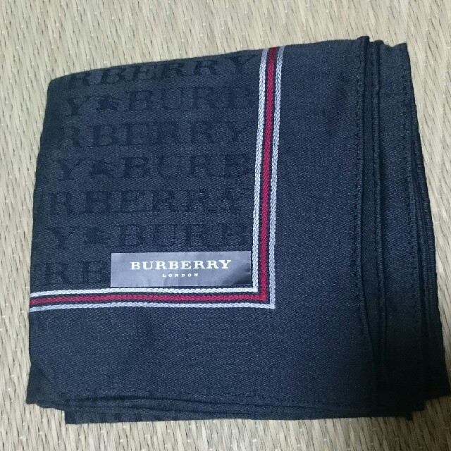 BURBERRY(バーバリー)のSHiGETii様専用 Burberry バーバリーメンズ ハンカチ 黒B メンズのファッション小物(ハンカチ/ポケットチーフ)の商品写真