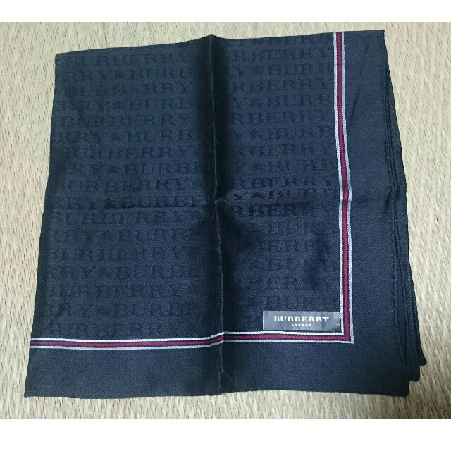 BURBERRY(バーバリー)のSHiGETii様専用 Burberry バーバリーメンズ ハンカチ 黒B メンズのファッション小物(ハンカチ/ポケットチーフ)の商品写真