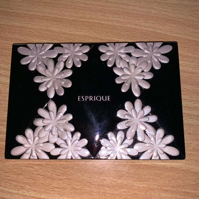 ESPRIQUE(エスプリーク)のESPRIQUE ファンデーションケース コスメ/美容のベースメイク/化粧品(その他)の商品写真