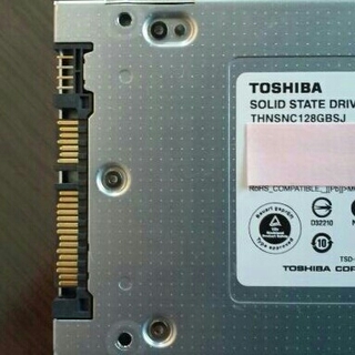 トウシバ(東芝)の東芝　128GB SSD　中古(PCパーツ)