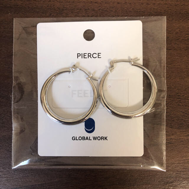 GLOBAL WORK(グローバルワーク)の新品・未使用メタルラインピアス レディースのアクセサリー(ピアス)の商品写真