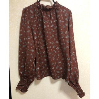 ダブルクローゼット(w closet)の花柄ブラウス(シャツ/ブラウス(長袖/七分))