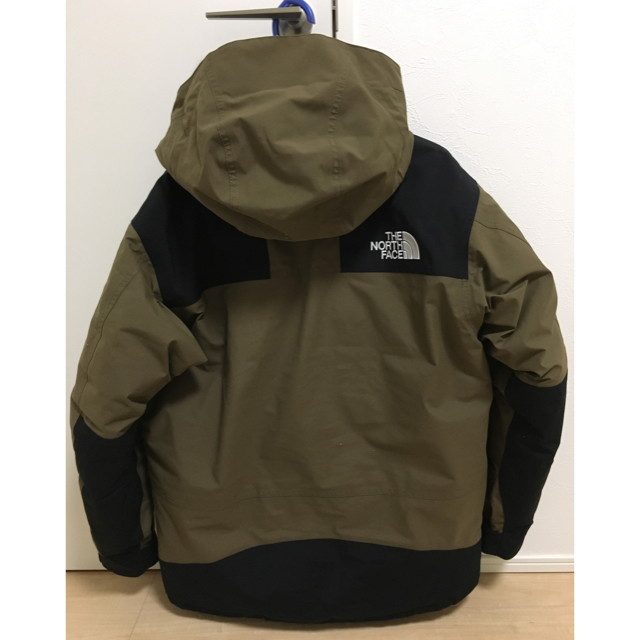 THE NORTH FACE(ザノースフェイス)のノースフェイス マウンテンダウンジャケット ビーチグリーン BE Mサイズ メンズのジャケット/アウター(ダウンジャケット)の商品写真