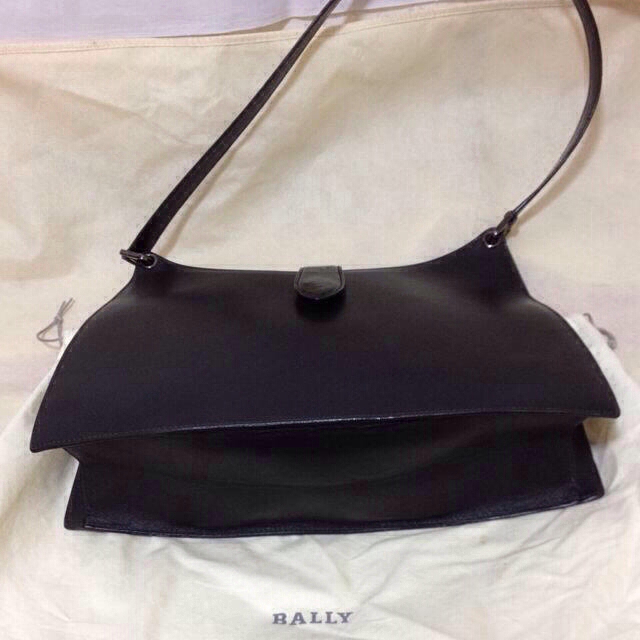 Bally(バリー)の美品⭐️BALLY⭐️黒、本革ショルダー レディースのバッグ(ショルダーバッグ)の商品写真