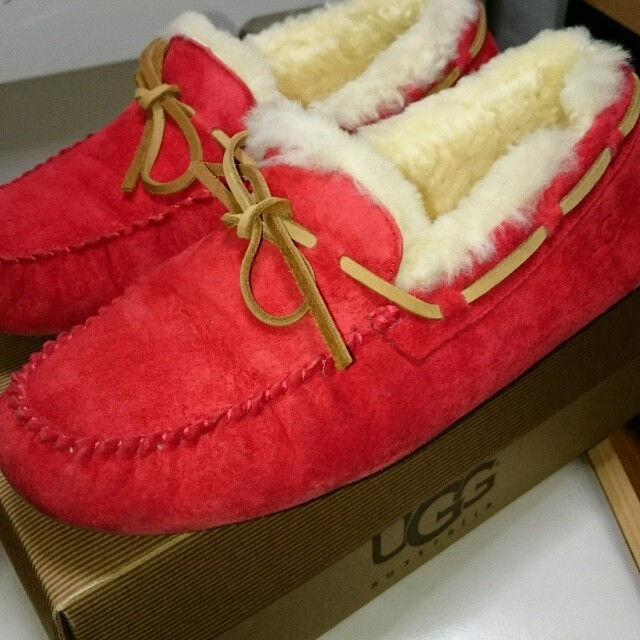 UGG☆ダコタ☆US8サイズ☆赤