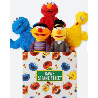 セサミストリート(SESAME STREET)のひがしにかがやく様専用★カウズ×セサミストリート ユニクロ(ぬいぐるみ)