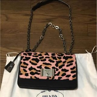 PRADA(レオパード ・ ショルダーバッグ)のフリマアイテム一覧 PRADA(レオパード ・ ショルダーバッグ)のフリマアイテム一覧