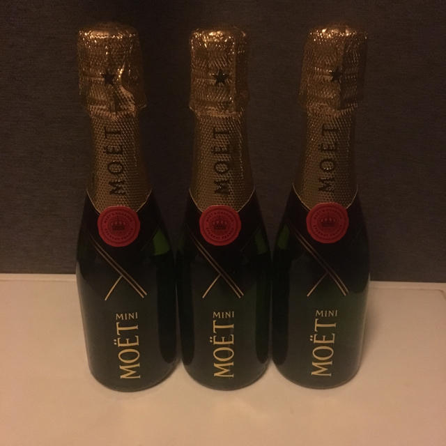 MOËT & CHANDON(モエエシャンドン)のMOET&CHANDON モエシャンドン 200ml ミニボトル 新品6本セット 食品/飲料/酒の酒(シャンパン/スパークリングワイン)の商品写真