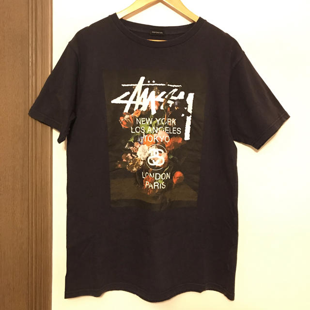 STUSSY(ステューシー)のSTUSSY ワールドツアー花柄Tシャツ メンズのトップス(Tシャツ/カットソー(半袖/袖なし))の商品写真