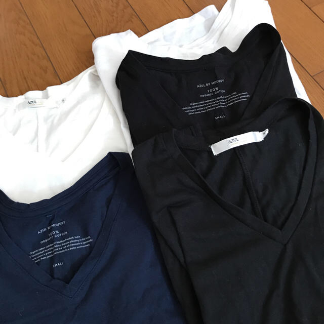 AZUL by moussy(アズールバイマウジー)のAZUL Tシャツ レディースのトップス(Tシャツ(半袖/袖なし))の商品写真