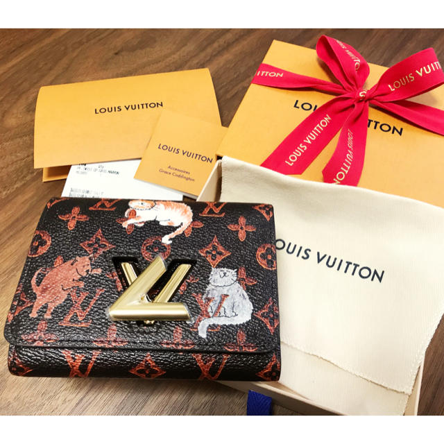 LOUIS VUITTON(ルイヴィトン)の新品！ルイヴィトン ツイストコンパクトM63889 ネコ キャットグラム 財布 レディースのファッション小物(財布)の商品写真