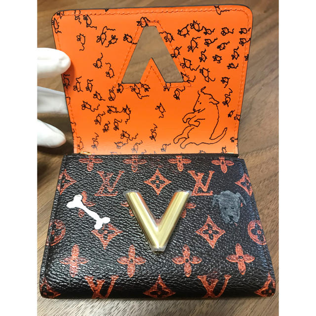 LOUIS VUITTON(ルイヴィトン)の新品！ルイヴィトン ツイストコンパクトM63889 ネコ キャットグラム 財布 レディースのファッション小物(財布)の商品写真