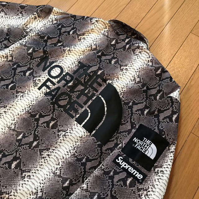 ジャケット/アウターsupreme the north face snakeskin coaches