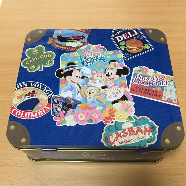 Disney(ディズニー)の  スーツケース缶 インテリア/住まい/日用品のインテリア小物(小物入れ)の商品写真