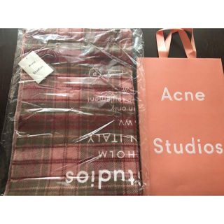 アクネ(ACNE)の【チェックロゴ】 アクネ　ストール　ペールピンク/キャメル マフラー(マフラー/ショール)