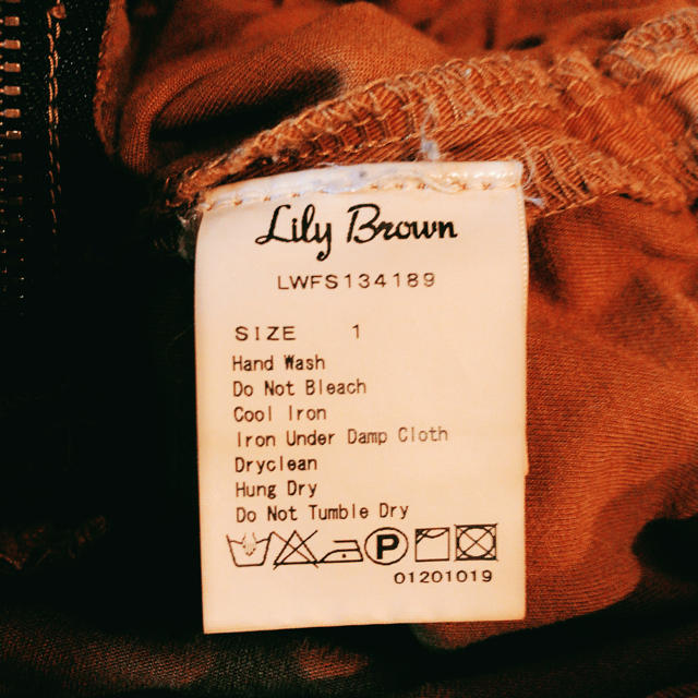 Lily Brown(リリーブラウン)のリリーブラウン フリル タイトスカート レディースのスカート(ひざ丈スカート)の商品写真